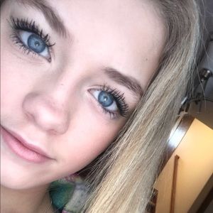 Meet your Posher, Alivia